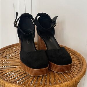 House of Harlow 1960 Black and Brown Platform Shoes Sz 7.5